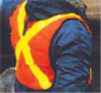 Un gilet de sécurité - Image d'un gilet de sécurité orange et jaune.